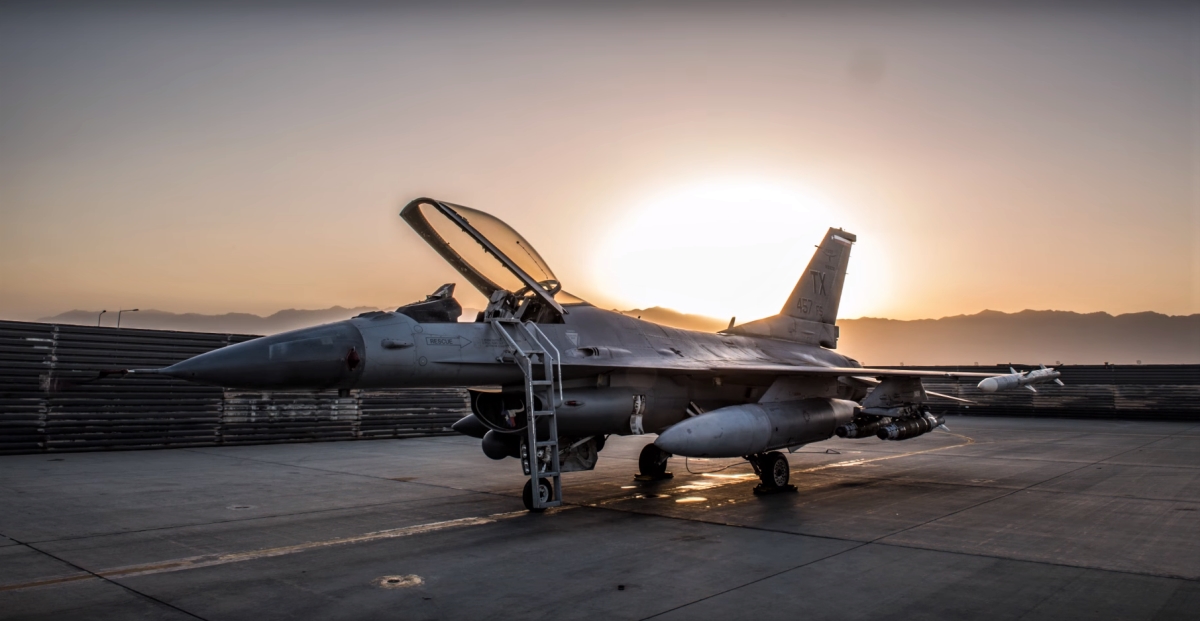 F-16c War Machine Menu Music and Pics