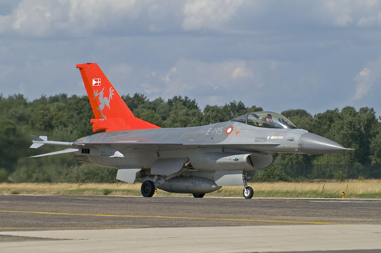 Danish Air Force E-195 F-16 AM Eskadrille 723